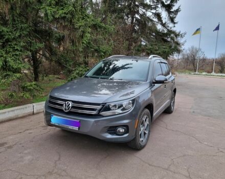 Сірий Фольксваген Тігуан, об'ємом двигуна 2 л та пробігом 175 тис. км за 13500 $, фото 1 на Automoto.ua