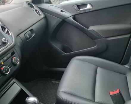 Сірий Фольксваген Тігуан, об'ємом двигуна 1.98 л та пробігом 140 тис. км за 10500 $, фото 12 на Automoto.ua