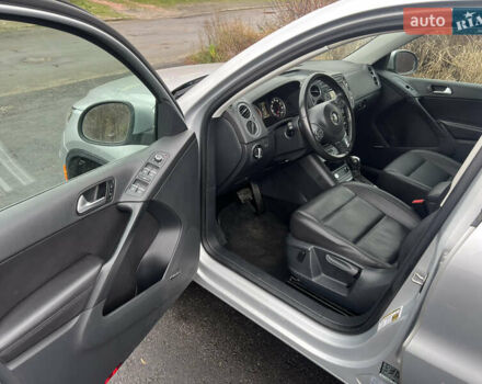 Сірий Фольксваген Тігуан, об'ємом двигуна 2 л та пробігом 116 тис. км за 10777 $, фото 8 на Automoto.ua