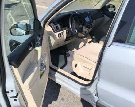 Серый Фольксваген Тигуан, объемом двигателя 2 л и пробегом 117 тыс. км за 12100 $, фото 9 на Automoto.ua