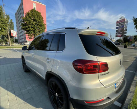 Сірий Фольксваген Тігуан, об'ємом двигуна 2 л та пробігом 180 тис. км за 10699 $, фото 10 на Automoto.ua