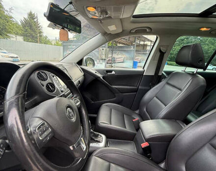 Серый Фольксваген Тигуан, объемом двигателя 1.98 л и пробегом 260 тыс. км за 10300 $, фото 1 на Automoto.ua