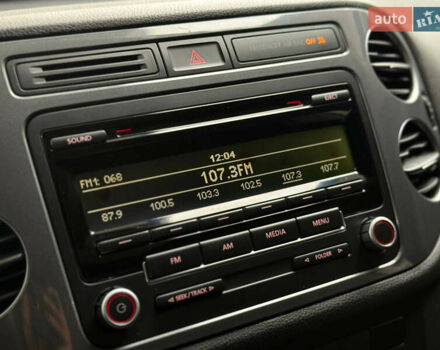 Сірий Фольксваген Тігуан, об'ємом двигуна 1.98 л та пробігом 230 тис. км за 11600 $, фото 16 на Automoto.ua