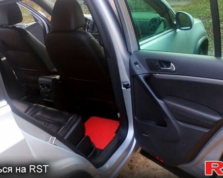 Серый Фольксваген Тигуан, объемом двигателя 2 л и пробегом 218 тыс. км за 10600 $, фото 9 на Automoto.ua