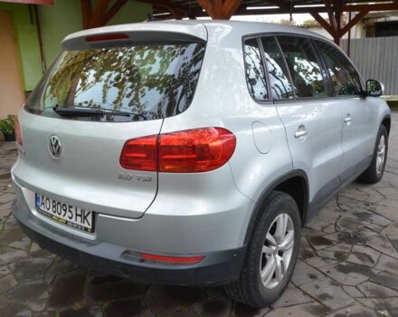 Серый Фольксваген Тигуан, объемом двигателя 2 л и пробегом 308 тыс. км за 10800 $, фото 2 на Automoto.ua