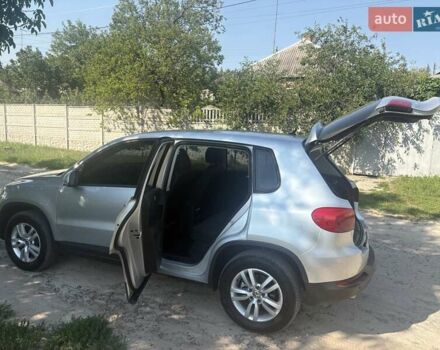 Серый Фольксваген Тигуан, объемом двигателя 1.98 л и пробегом 200 тыс. км за 14000 $, фото 3 на Automoto.ua