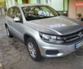 Серый Фольксваген Тигуан, объемом двигателя 1.98 л и пробегом 308 тыс. км за 10800 $, фото 1 на Automoto.ua