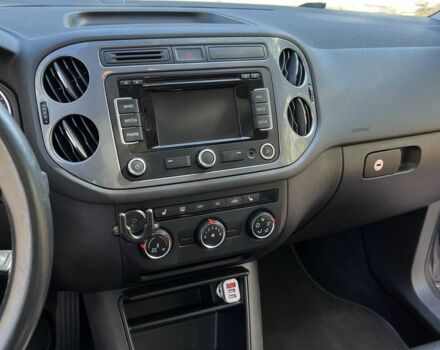 Серый Фольксваген Тигуан, объемом двигателя 2 л и пробегом 182 тыс. км за 13000 $, фото 16 на Automoto.ua