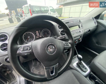 Серый Фольксваген Тигуан, объемом двигателя 1.98 л и пробегом 309 тыс. км за 9300 $, фото 16 на Automoto.ua