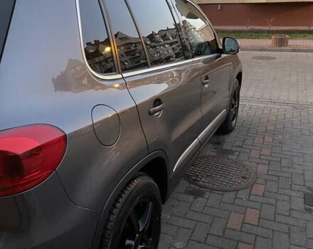 Серый Фольксваген Тигуан, объемом двигателя 1.97 л и пробегом 247 тыс. км за 14500 $, фото 51 на Automoto.ua