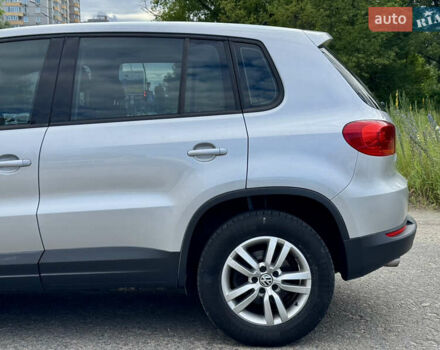 Серый Фольксваген Тигуан, объемом двигателя 1.98 л и пробегом 203 тыс. км за 10600 $, фото 72 на Automoto.ua