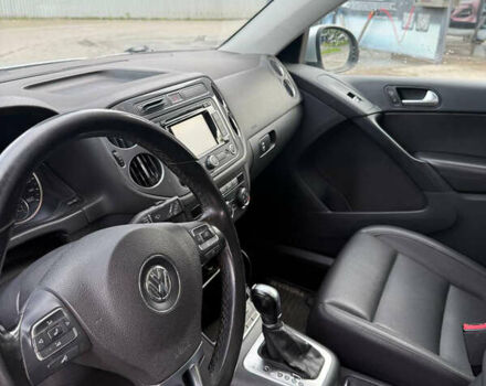 Серый Фольксваген Тигуан, объемом двигателя 1.98 л и пробегом 260 тыс. км за 10300 $, фото 13 на Automoto.ua