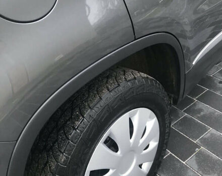 Серый Фольксваген Тигуан, объемом двигателя 1.98 л и пробегом 143 тыс. км за 10300 $, фото 2 на Automoto.ua