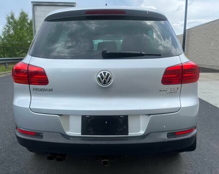 Сірий Фольксваген Тігуан, об'ємом двигуна 2 л та пробігом 88 тис. км за 7200 $, фото 5 на Automoto.ua