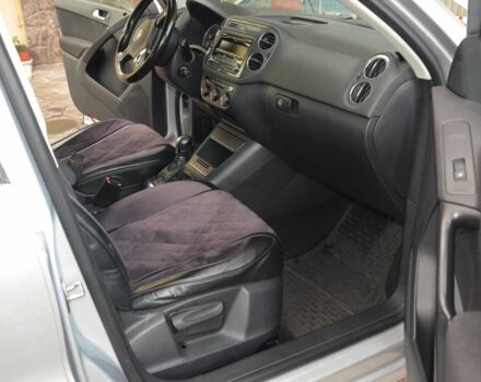 Серый Фольксваген Тигуан, объемом двигателя 2 л и пробегом 308 тыс. км за 10800 $, фото 13 на Automoto.ua