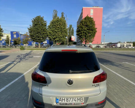 Сірий Фольксваген Тігуан, об'ємом двигуна 2 л та пробігом 180 тис. км за 10699 $, фото 9 на Automoto.ua