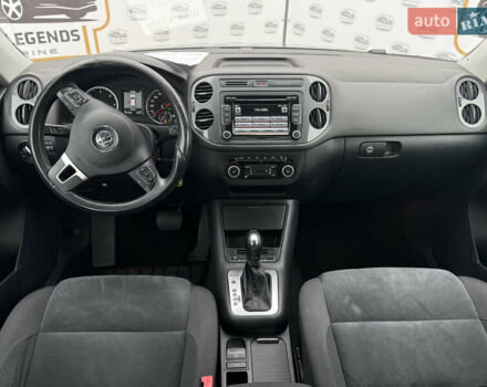 Серый Фольксваген Тигуан, объемом двигателя 2 л и пробегом 190 тыс. км за 13900 $, фото 7 на Automoto.ua