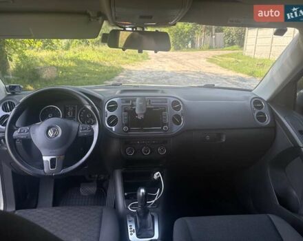 Серый Фольксваген Тигуан, объемом двигателя 1.98 л и пробегом 200 тыс. км за 14000 $, фото 8 на Automoto.ua