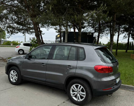 Сірий Фольксваген Тігуан, об'ємом двигуна 1.98 л та пробігом 199 тис. км за 10500 $, фото 3 на Automoto.ua