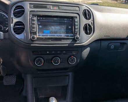 Серый Фольксваген Тигуан, объемом двигателя 1.98 л и пробегом 223 тыс. км за 11500 $, фото 10 на Automoto.ua