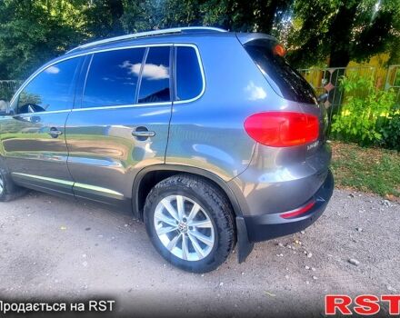 Серый Фольксваген Тигуан, объемом двигателя 2 л и пробегом 190 тыс. км за 14000 $, фото 3 на Automoto.ua