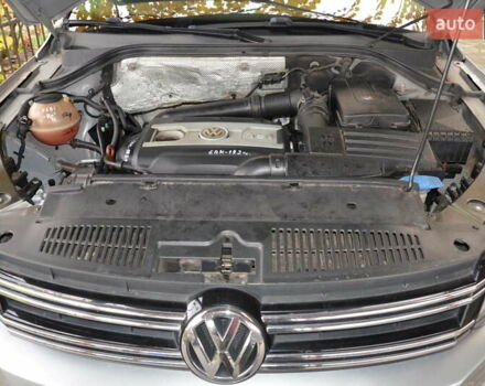 Серый Фольксваген Тигуан, объемом двигателя 1.98 л и пробегом 308 тыс. км за 10800 $, фото 6 на Automoto.ua