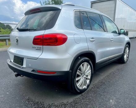 Сірий Фольксваген Тігуан, об'ємом двигуна 2 л та пробігом 88 тис. км за 7200 $, фото 4 на Automoto.ua