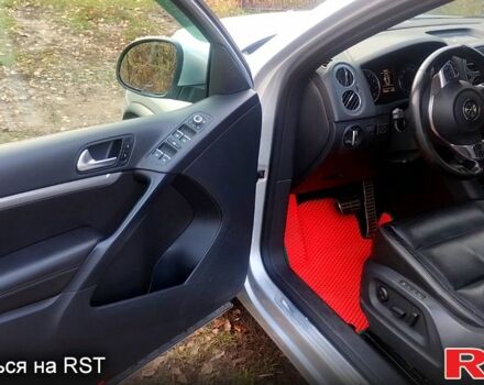 Серый Фольксваген Тигуан, объемом двигателя 2 л и пробегом 218 тыс. км за 10600 $, фото 4 на Automoto.ua