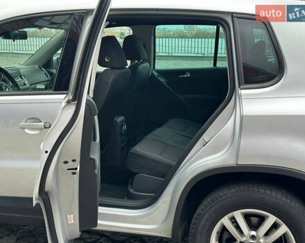 Сірий Фольксваген Тігуан, об'ємом двигуна 1.98 л та пробігом 130 тис. км за 9800 $, фото 19 на Automoto.ua