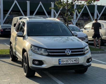 Сірий Фольксваген Тігуан, об'ємом двигуна 2 л та пробігом 180 тис. км за 10699 $, фото 5 на Automoto.ua