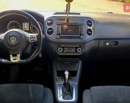 Серый Фольксваген Тигуан, объемом двигателя 1.98 л и пробегом 130 тыс. км за 14400 $, фото 5 на Automoto.ua