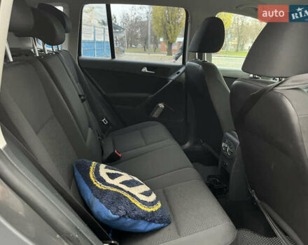 Серый Фольксваген Тигуан, объемом двигателя 2 л и пробегом 242 тыс. км за 13800 $, фото 13 на Automoto.ua