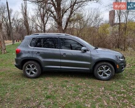 Серый Фольксваген Тигуан, объемом двигателя 1.98 л и пробегом 175 тыс. км за 13500 $, фото 4 на Automoto.ua