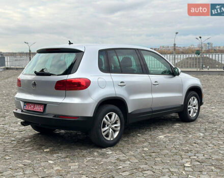 Сірий Фольксваген Тігуан, об'ємом двигуна 1.98 л та пробігом 130 тис. км за 9800 $, фото 9 на Automoto.ua