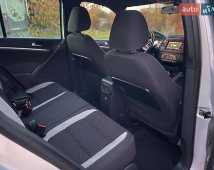 Серый Фольксваген Тигуан, объемом двигателя 1.97 л и пробегом 305 тыс. км за 13600 $, фото 7 на Automoto.ua