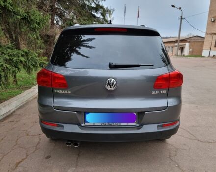 Сірий Фольксваген Тігуан, об'ємом двигуна 2 л та пробігом 175 тис. км за 13500 $, фото 4 на Automoto.ua