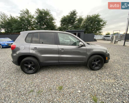 Серый Фольксваген Тигуан, объемом двигателя 1.98 л и пробегом 309 тыс. км за 9300 $, фото 4 на Automoto.ua