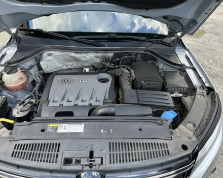 Серый Фольксваген Тигуан, объемом двигателя 2 л и пробегом 210 тыс. км за 16000 $, фото 5 на Automoto.ua