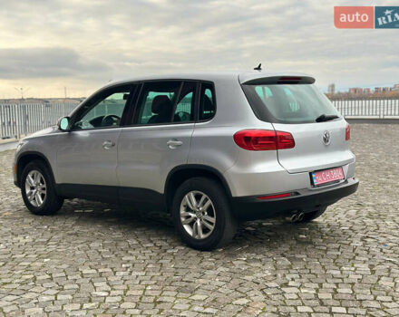 Сірий Фольксваген Тігуан, об'ємом двигуна 1.98 л та пробігом 130 тис. км за 9800 $, фото 6 на Automoto.ua