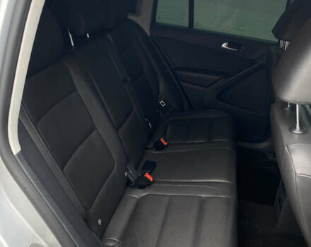 Серый Фольксваген Тигуан, объемом двигателя 1.98 л и пробегом 294 тыс. км за 11500 $, фото 22 на Automoto.ua