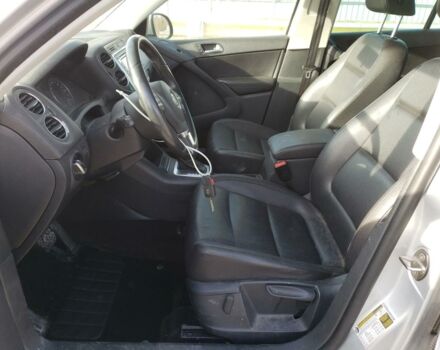 Серый Фольксваген Тигуан, объемом двигателя 2 л и пробегом 136 тыс. км за 7300 $, фото 6 на Automoto.ua