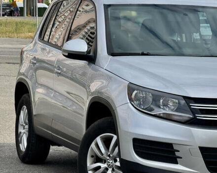 Серый Фольксваген Тигуан, объемом двигателя 1.98 л и пробегом 203 тыс. км за 10600 $, фото 60 на Automoto.ua