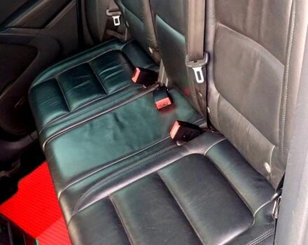 Серый Фольксваген Тигуан, объемом двигателя 2 л и пробегом 218 тыс. км за 10600 $, фото 7 на Automoto.ua