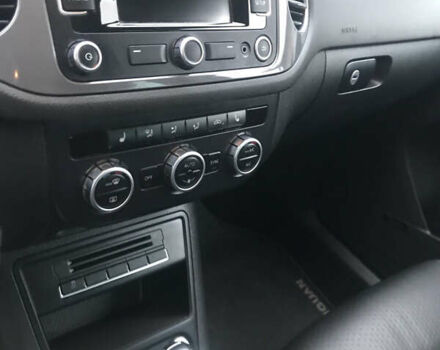 Серый Фольксваген Тигуан, объемом двигателя 1.98 л и пробегом 143 тыс. км за 10300 $, фото 5 на Automoto.ua