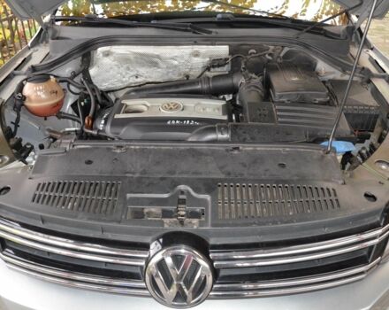 Серый Фольксваген Тигуан, объемом двигателя 2 л и пробегом 308 тыс. км за 10800 $, фото 6 на Automoto.ua