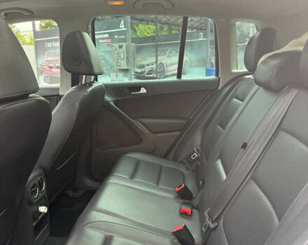 Серый Фольксваген Тигуан, объемом двигателя 1.98 л и пробегом 260 тыс. км за 10300 $, фото 5 на Automoto.ua