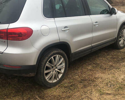 Серый Фольксваген Тигуан, объемом двигателя 1.98 л и пробегом 209 тыс. км за 12000 $, фото 4 на Automoto.ua