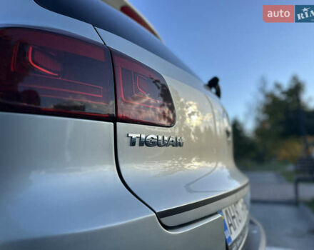 Сірий Фольксваген Тігуан, об'ємом двигуна 2 л та пробігом 180 тис. км за 10699 $, фото 1 на Automoto.ua