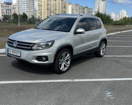 Сірий Фольксваген Тігуан, об'ємом двигуна 2 л та пробігом 134 тис. км за 12500 $, фото 2 на Automoto.ua