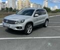 Сірий Фольксваген Тігуан, об'ємом двигуна 2 л та пробігом 134 тис. км за 12500 $, фото 2 на Automoto.ua